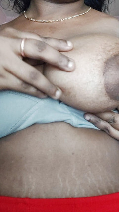 Realmallucouplevlog: Mallu Tamil Wife Big Boobs Showing and Fingering Herself to...