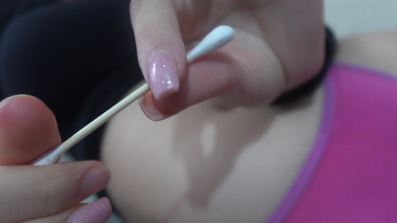 AmayaMori: Latina Nevlastní Sestra Čistí Břicho Bavlněným Tamponem a Po Očištění Si...