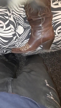 Leather Dress และ Cowboy Boots