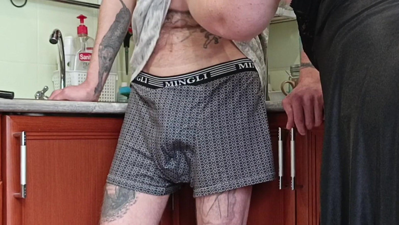 Zona901: 여친이 점심 식사 전에 사정할 때 따먹어