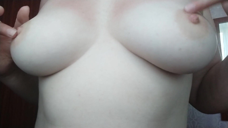 Pussy For Sperm: Jouer avec mes seins - Viens me baiser ! Gros seins naturels...