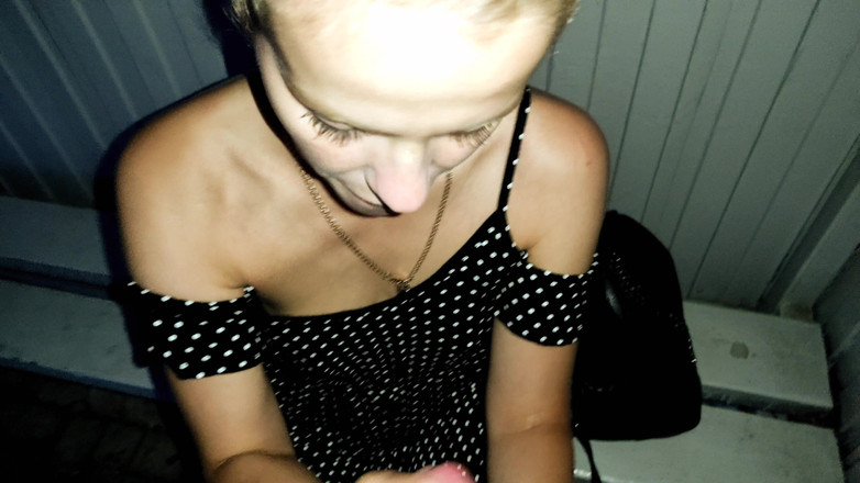 S-Wife Katy: The Puzzled Cutie Was Waiting for the Train, and Got...