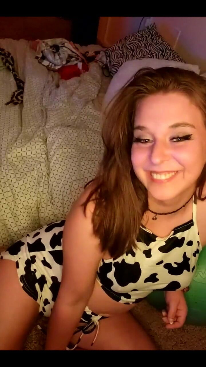 Alli Anderson: Sledujte, jak si hraji