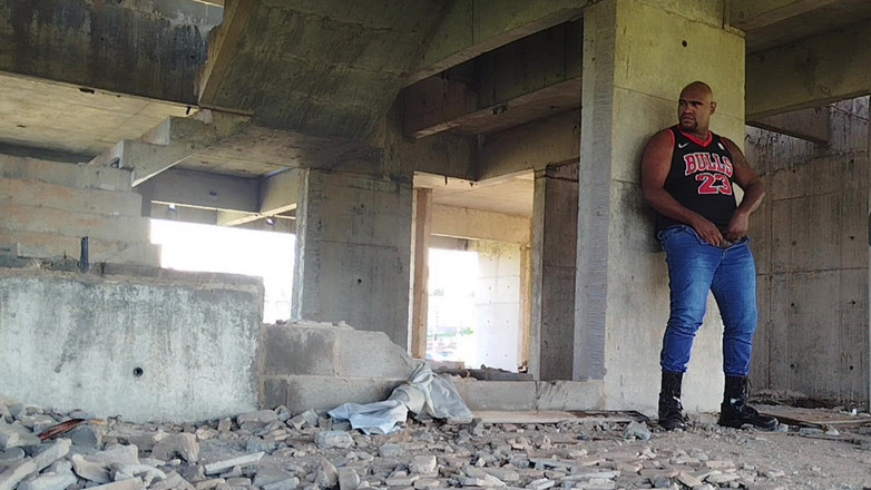 TheBlacKHunterr: Şantiyeye işemeye gittim ve canım hızlanmak istedi