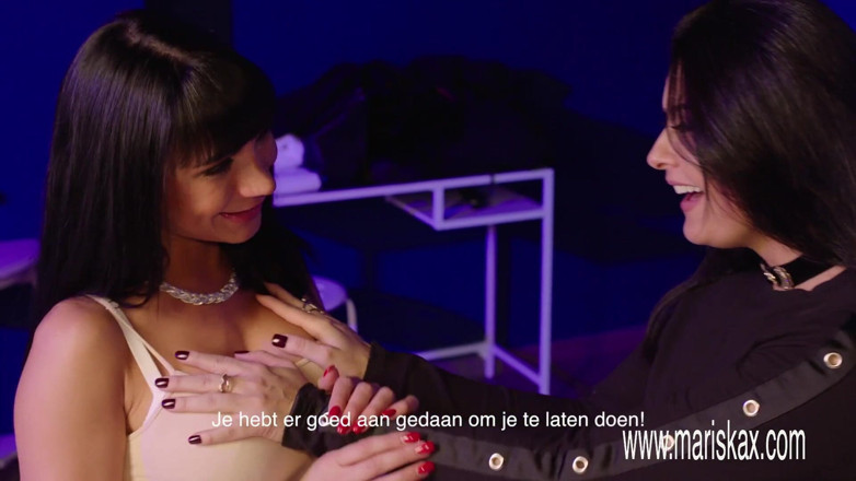 Mariska x: Лесбійські ігри Mariska і Valentina Ricci
