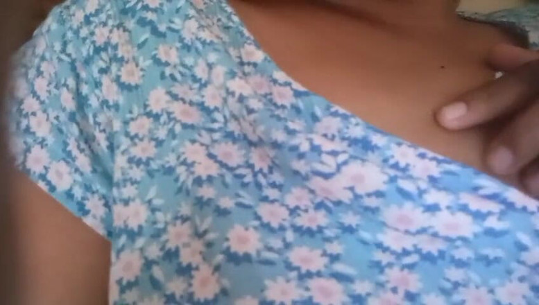 Anne White: 보짓물 가득한 보지로 큰 젖탱이로 화장실에서 즐기는 스리랑카 여자