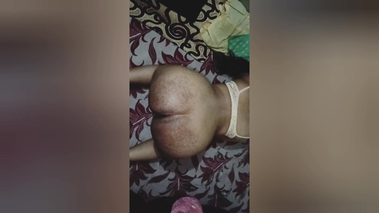 Lovebitegirl44: Una novia desnuda se folló a su novio cuando estaba...