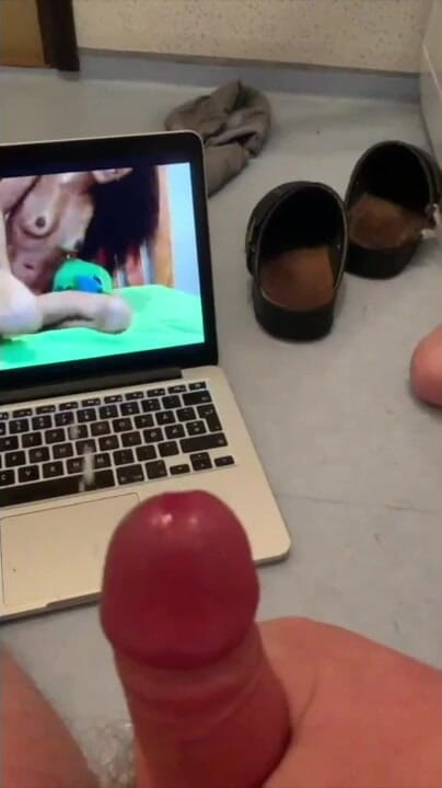 SirCumAlotInU: Si cantikku kinkyasian4u bikin aku crot banyak banget