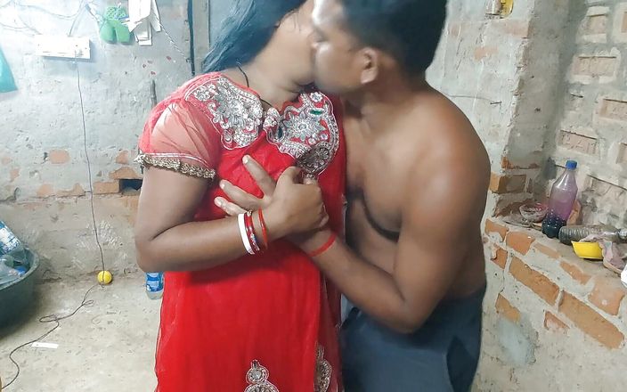 Priyanka xxx: Une belle-mère déshabille et baise sa tatie