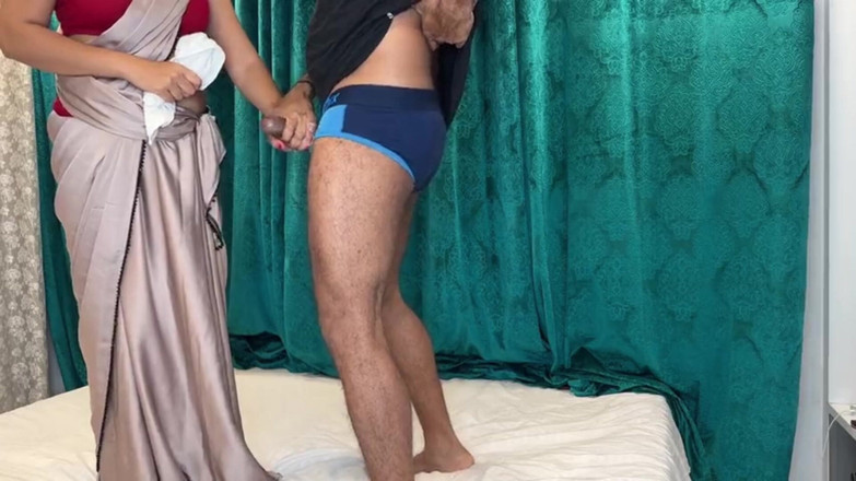 Nisha bhabhi ki chudai: Indiana jovem meia-irmã fode com meio-irmão
