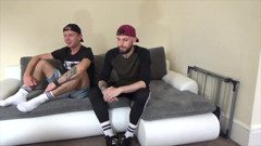 RAW PORN SPY CAM: Oscar Wood utilisé sans capote par Kan Joras
