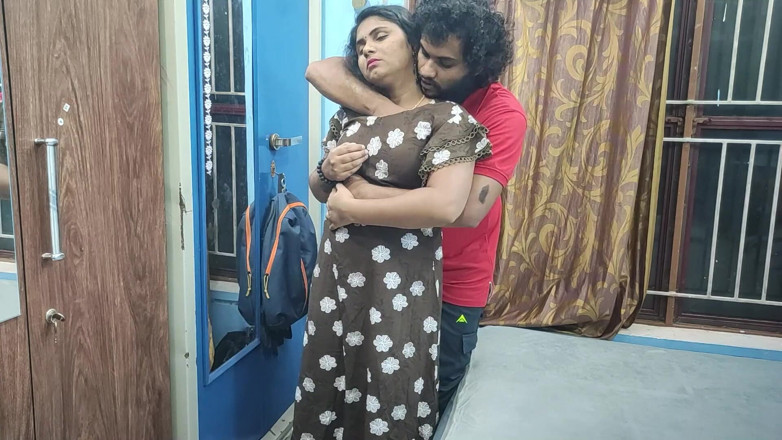 Vaigavarun45: Il ragazzo seduce il suo compagno di lavoro ragazza amico...