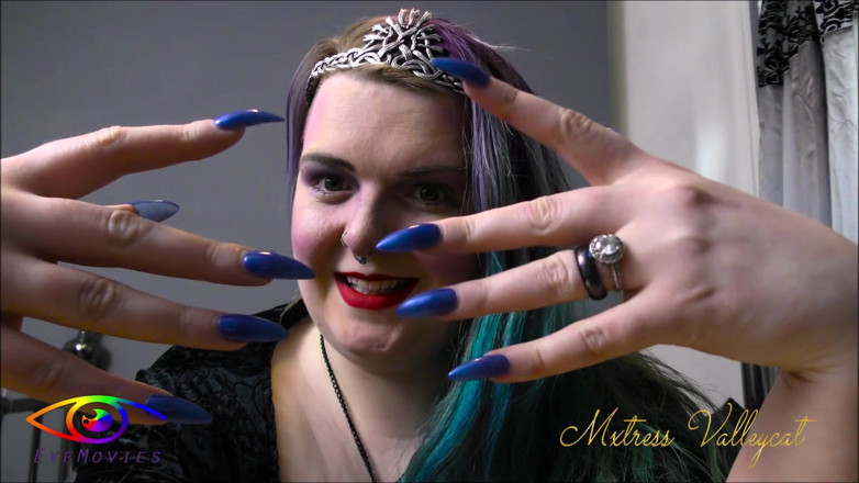 Mxtress Valleycat: Uñas cromadas azules