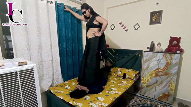 Indian mistress femdom studio: Indian Trample in Sari HD