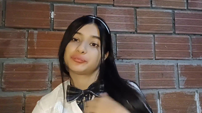 Yuli and tony: Gadis sekolah langsing 18 tahun dengan posisi yang berbeda!