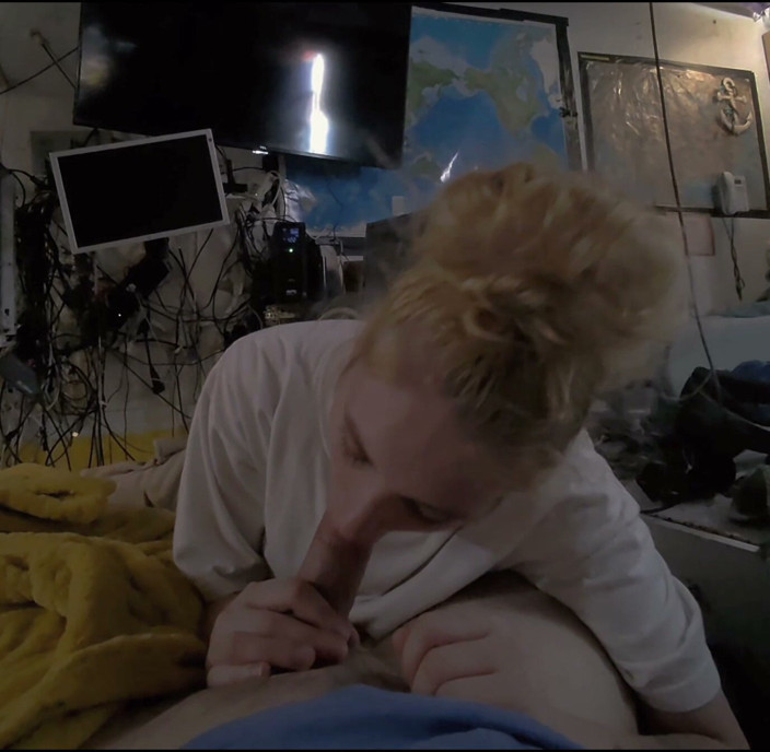 Jay luvs Blowpops: Stepsister Tricked Into Giving Me a Blowjob