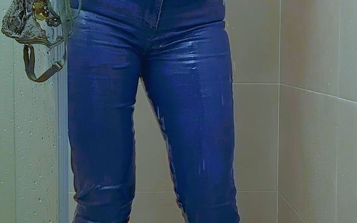 Little Dessert: 내 엉덩이는 정액을 튕기고 볼 때마다 마법의 트릭을 가지고