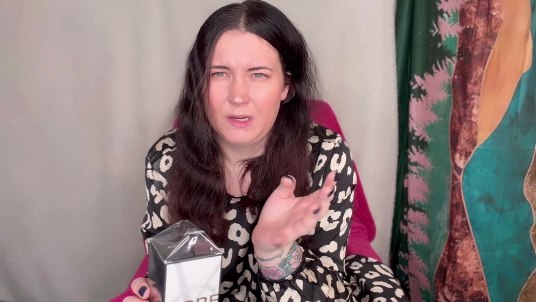 MissFFW: Miss ffw अपनी नई परफ्यूम दौड़ को अनबॉक्स करती है