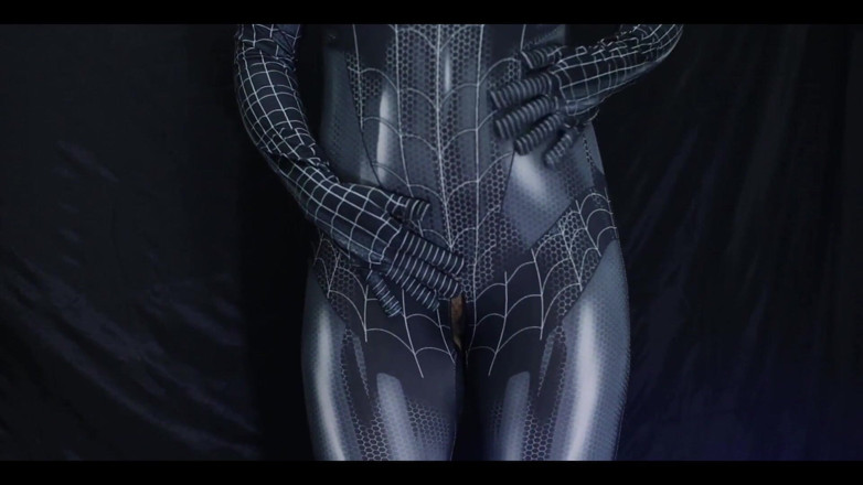 deafheaven666: Follando a un cosplayer de Spiderman hasta que se corre,...