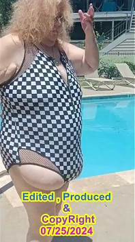Sjuksköterska Vicki bär checkers till poolen