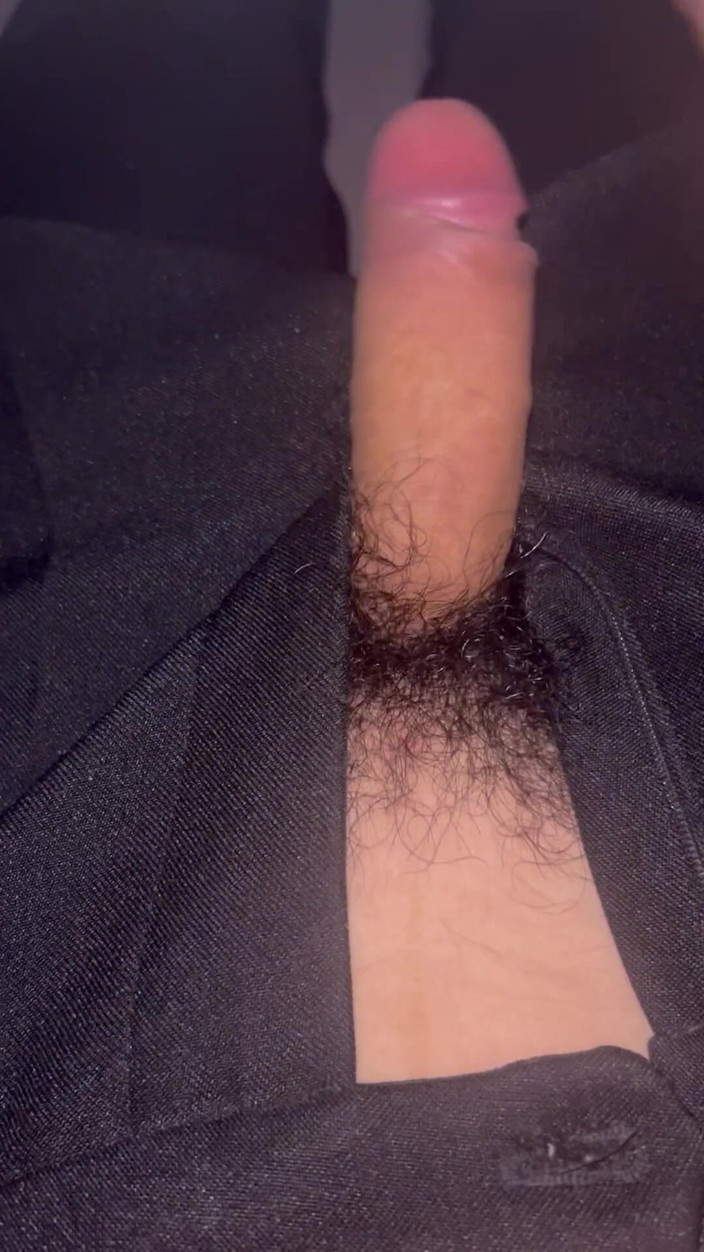 Quan Vietnam 18: बस एक लंबी प्यासी बैठक समाप्त हो गई और बिस्तर में लेटना और लंड हिलाना बहुत अच्छा लगता है