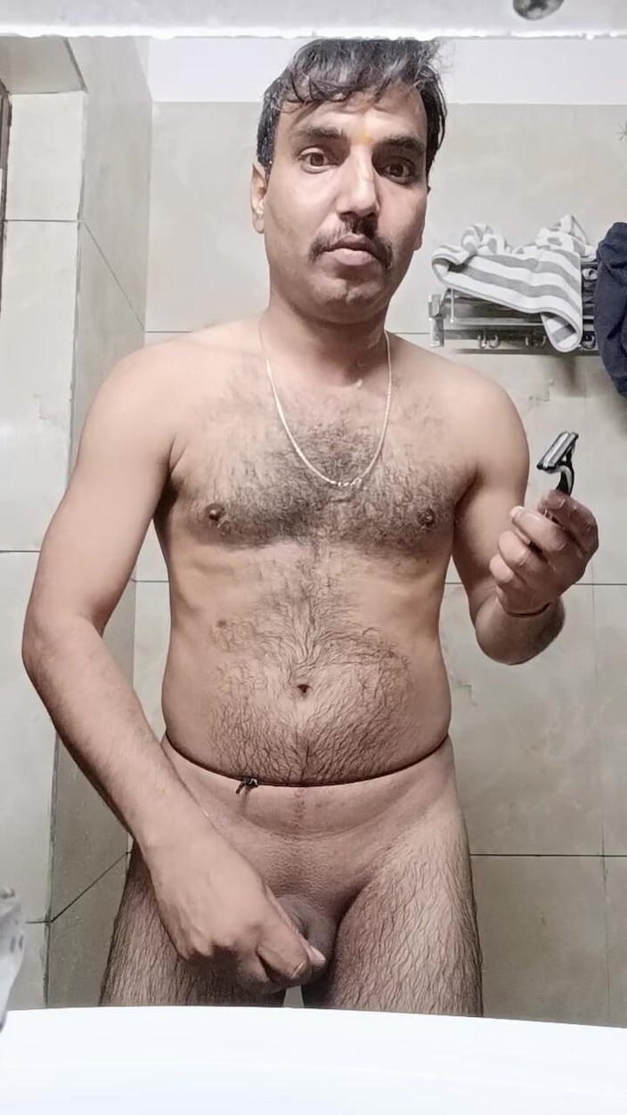 Rajasthani-old-lover: Bunicul tatălui vitreg matur de vârstă mijlocie are etnie tânără...