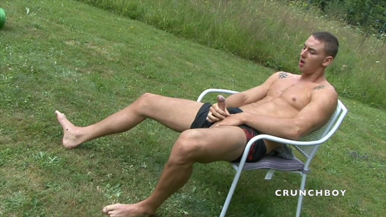 STRAIGHT BOY CURIOUS: itne seksi sidhe larke dvara bagiche men eksahib