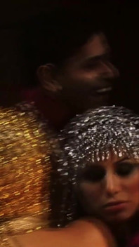 Troie sativa rose, candy manson & amici riempiti di sperma dopo una selvaggia gangbang