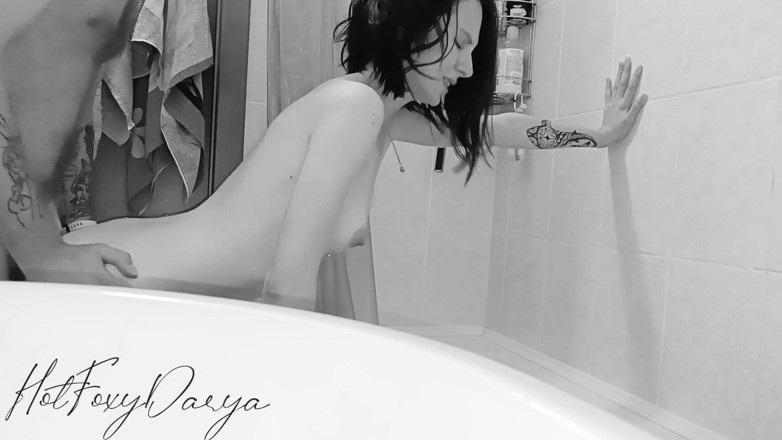 HotFoxyDarya: Mój pierwszy seks analny, ostry i kończący się w moim...