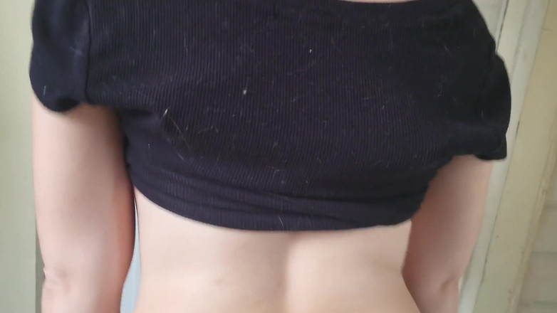 Celaena C: リスキーな公共駐車場のヘッド:通り過ぎる人々の中でディープスロート(ディープスロート)をする