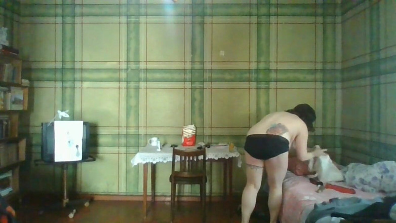 Courte Anna: Secret slut girlfriend