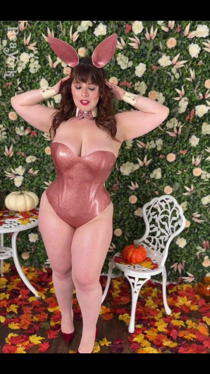 Bea York: 今年の私のハロウィーンの作品の束を作ることに興味がある人へ!