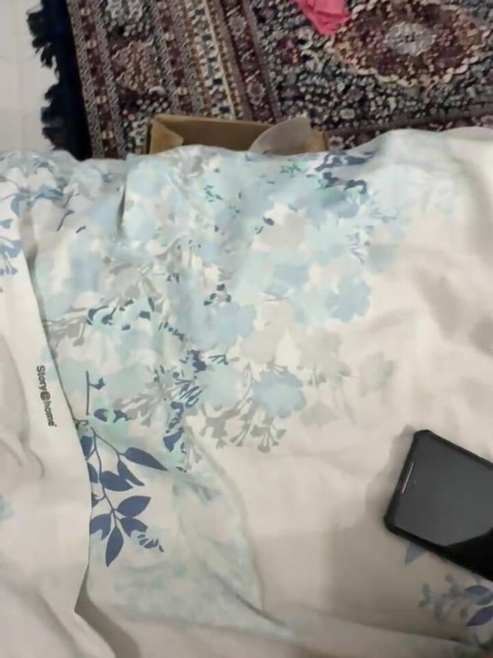 Apki Bhabhi: Bhabhi Ki Chut Ko Itna Chato Ki Pani Nikal Jayee