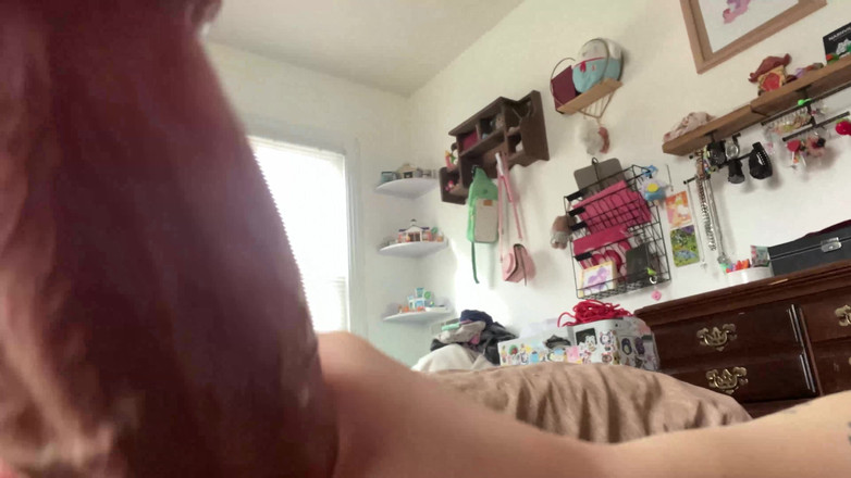 lilredvelvettt: Zuig de pik van je vrienden met mij