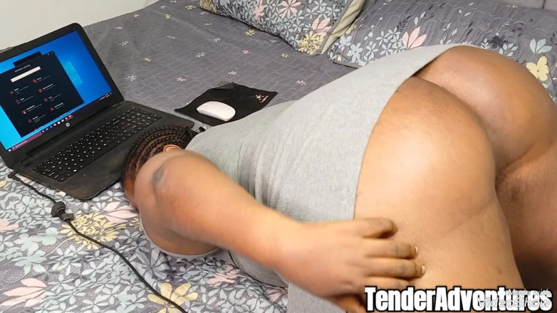 Mara Exotic: Ebenová bbw s tlustým zadkem v sexy šatech tvrdě ošukaná velkým černým...