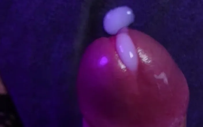 Fer fer sissy: Fer Sissy Handjob Big Cum