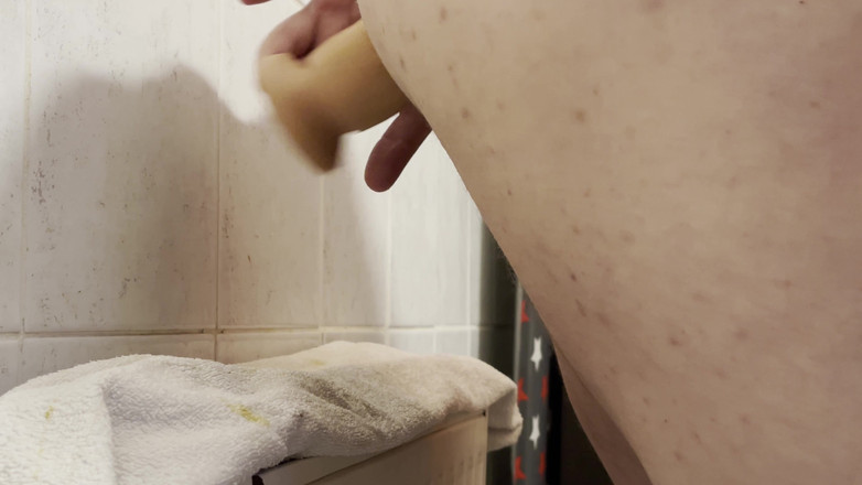 Aimeronds: Dildon får mig att sucka av njutning