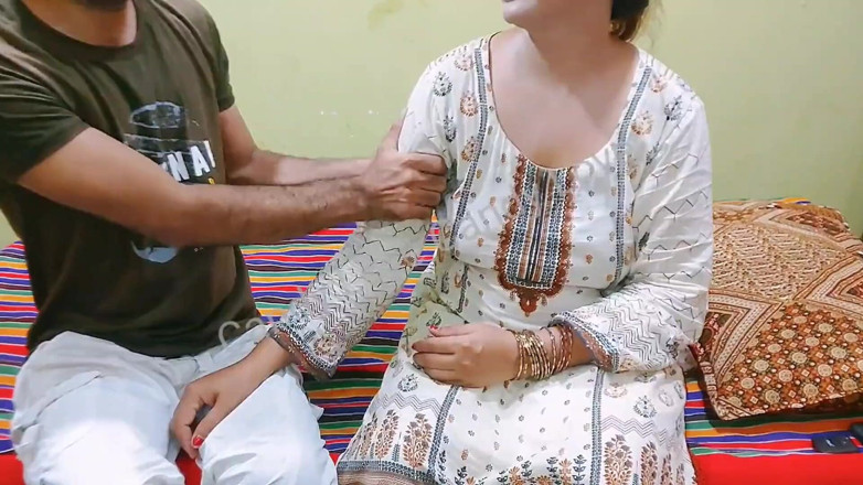 Pakistani CoupleX: Мачуха відтрахана в ідеальну круглу дупу, хінді аудіо
