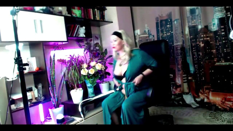 AimeeParadise: After Dancing to Her Heart's Content, My Slut Wife Decides...