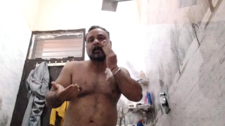 Austin Rose: Sugardaddy Badet Nackt