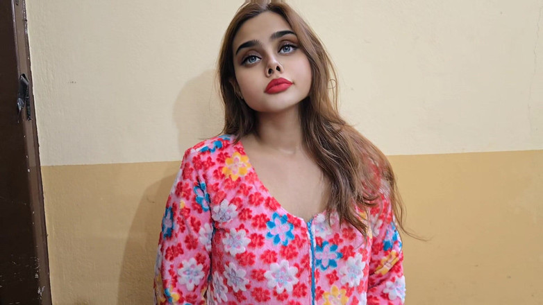 Sairaxsaim: Пакистанская красивая жена соседа приглашает молодого студента домой