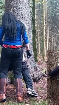 V lese poražený dostane ptáka