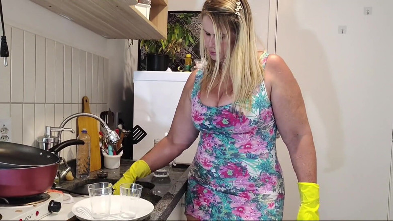 Tiffany Montavani: Maid's Stepmom,
