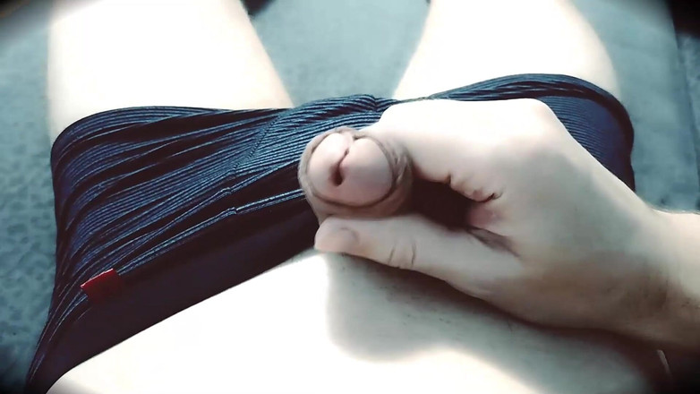 Pasha: Facet Szarpie Swojego Kutasa