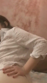 Wytatuowana brunetka Audrey Alder usta pieprzy wielkiego kutasa