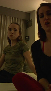 Skupinová sazba 3 s Daisy Destin, Catherine Taylor, Brooke Johnson, Miles Striker