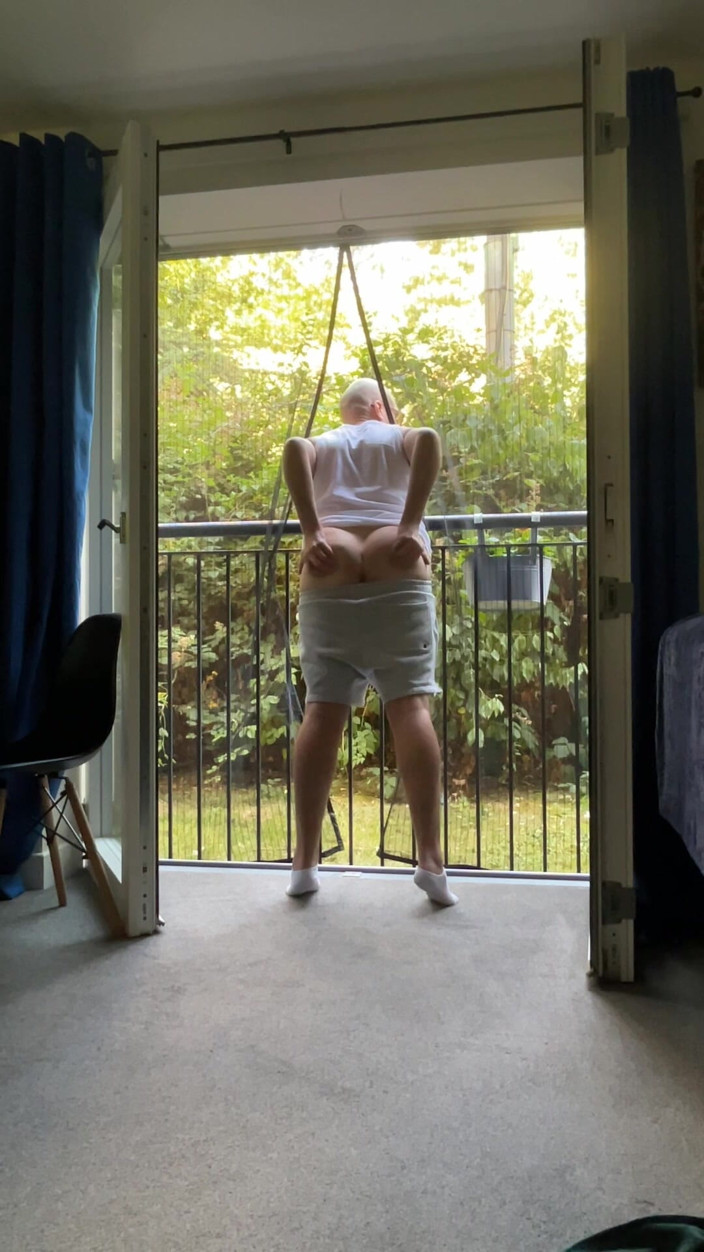 Buggiesmugglr: Come Get a Taste While I Jerk