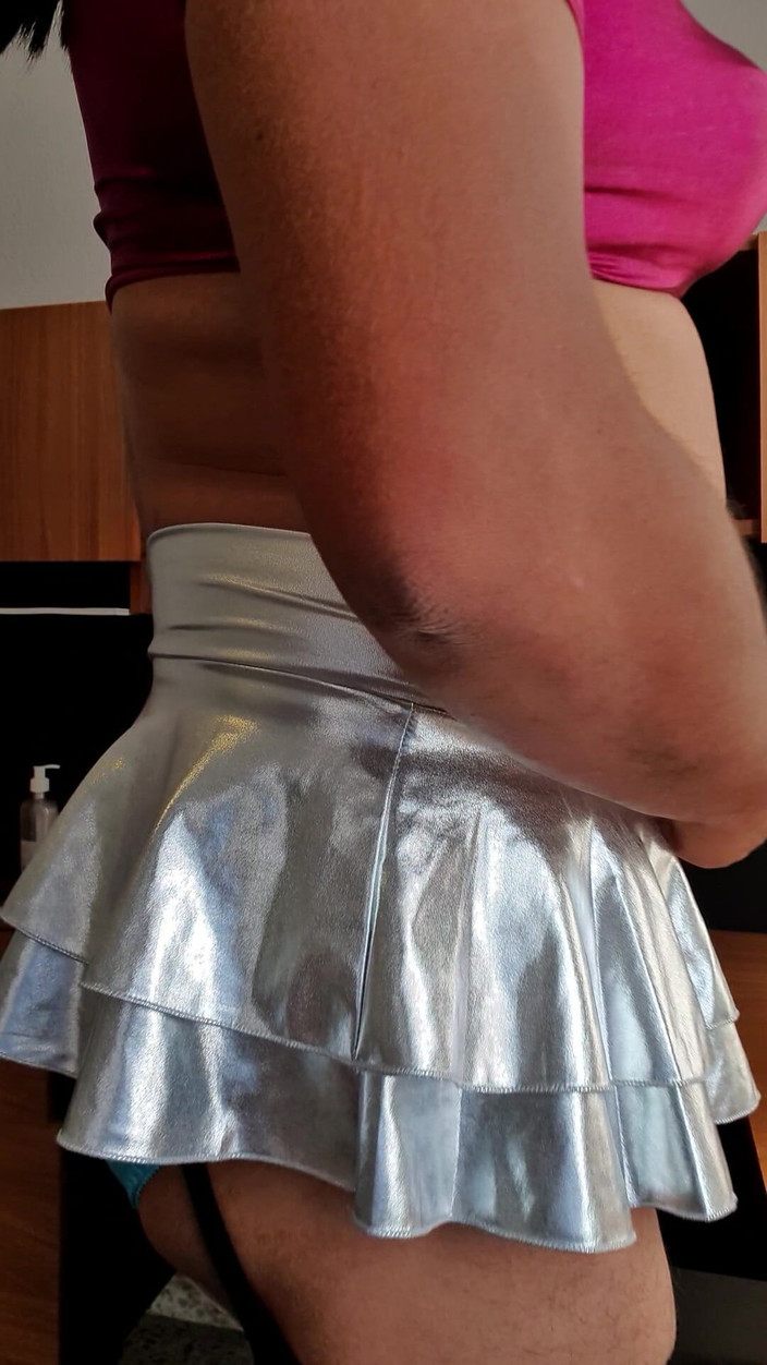 Sexy shinny clothes: Sissy 치어리더 정장 차림으로 따먹기