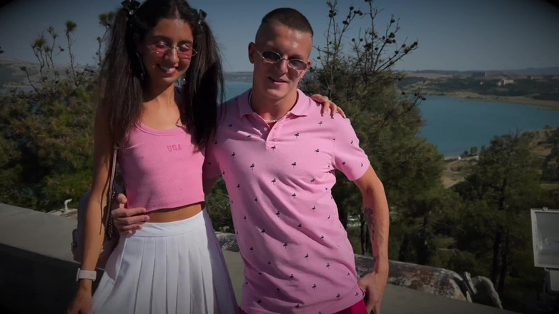 Falcon Al straight porn: Bi trojka – pár Barbie přitáhl chlapa, který je pozval na...