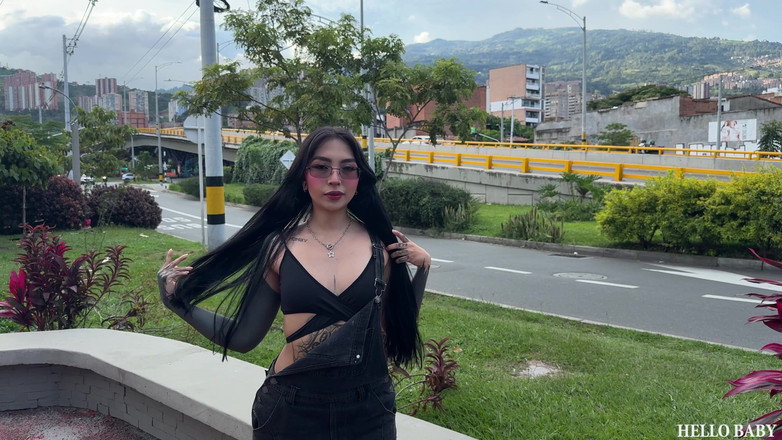 Hello Baby: Мила нова дівчина збуджується на фотосесії і хоче повеселитися - Кет